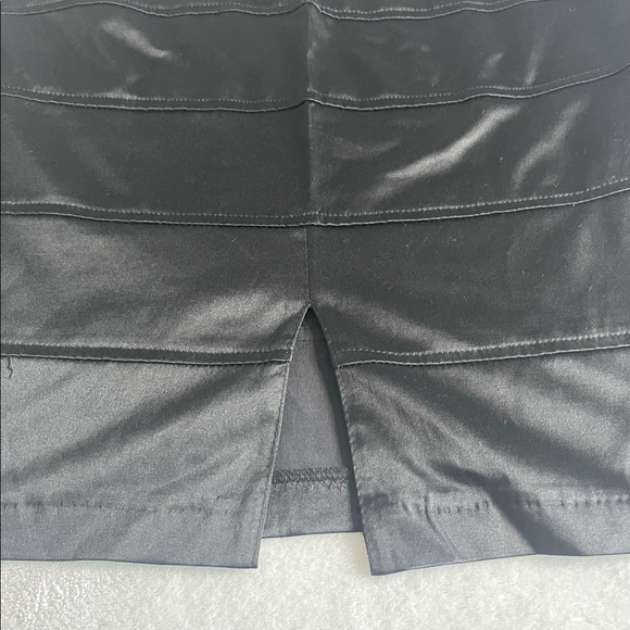 Costa Blanca size 8 black skirt with slit in back - Picture 4 of 6